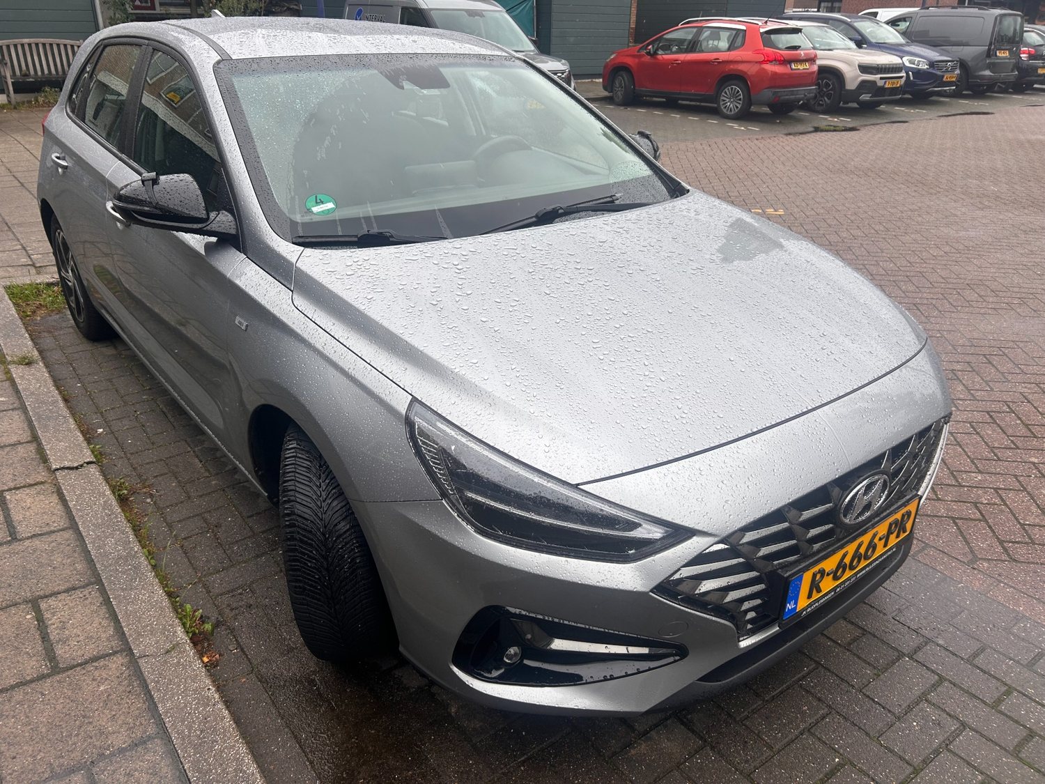Hyundai i30 schuin van voren